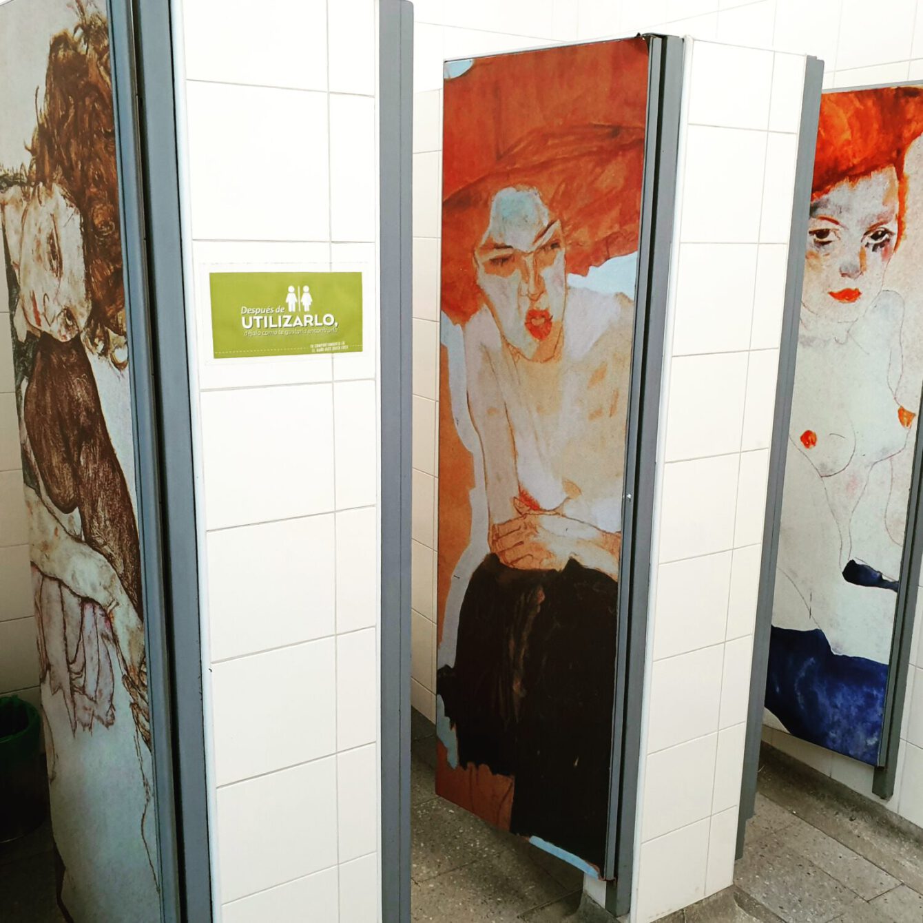 Lavatories at museum of Universidad de Antioquia, Medellín