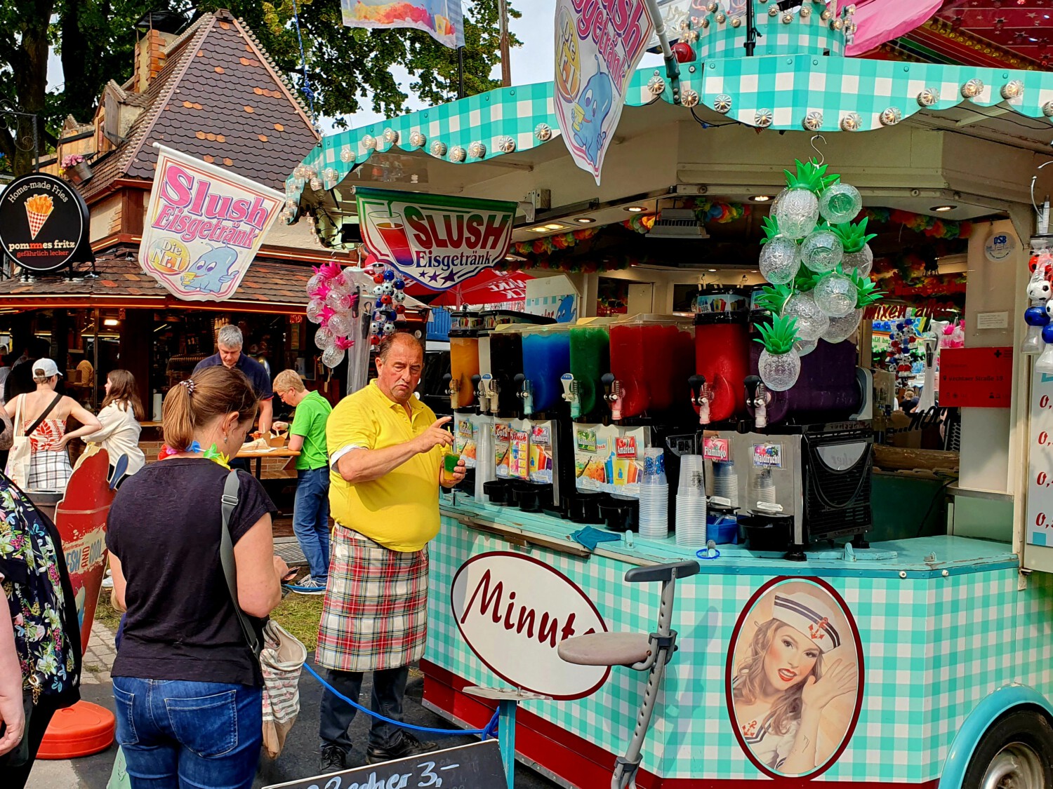 Colourful drinks at Stoppelmarkt.